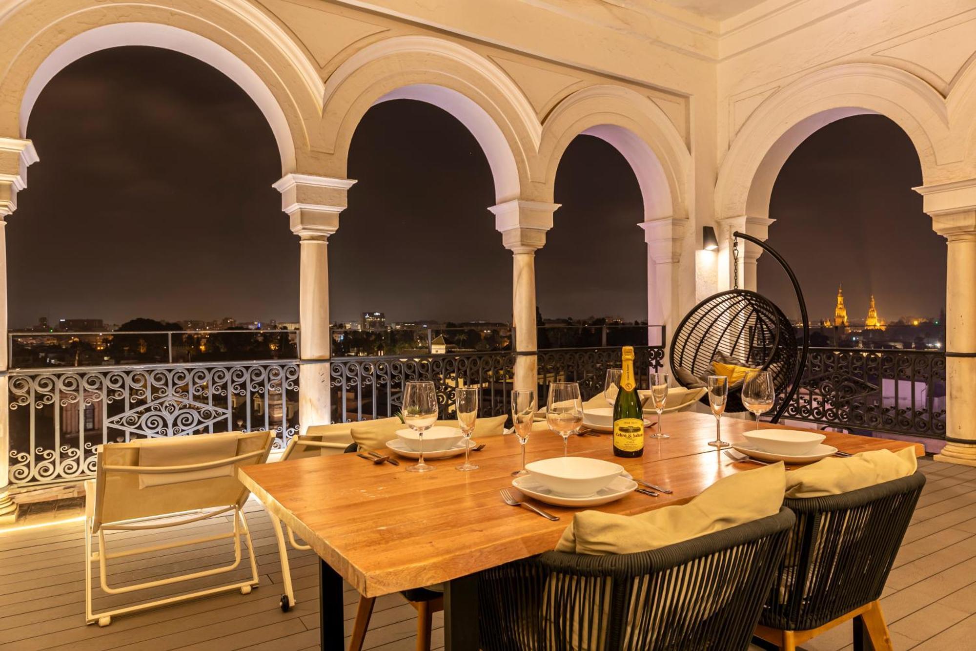 Isg Apartments The Most Exclusive Apartment In Sevillaparking Buitenkant foto