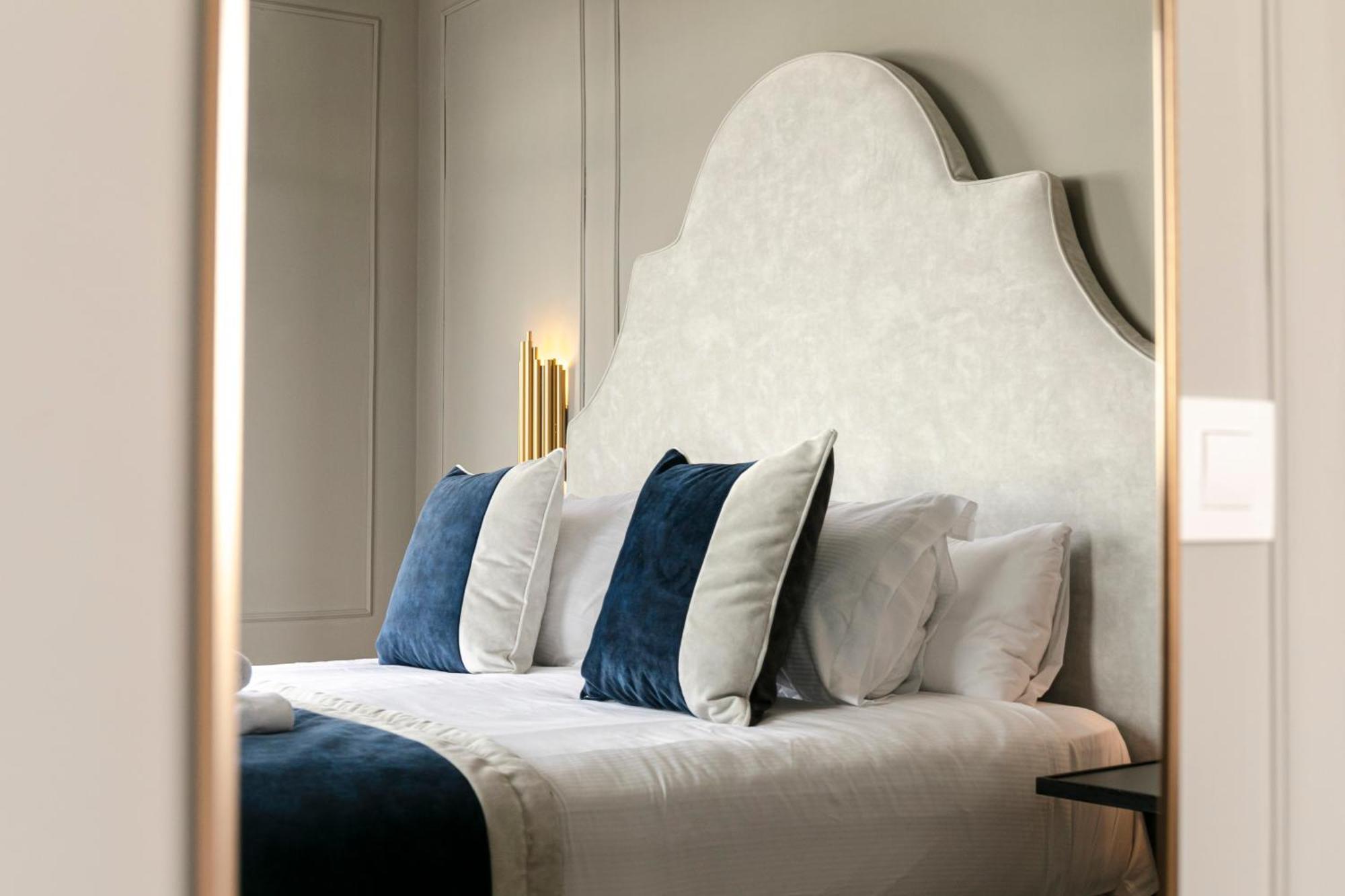 Isg Apartments The Most Exclusive Apartment In Sevillaparking Buitenkant foto