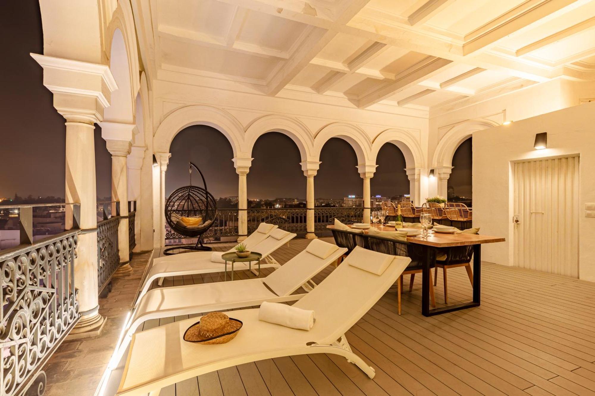 Isg Apartments The Most Exclusive Apartment In Sevillaparking Buitenkant foto