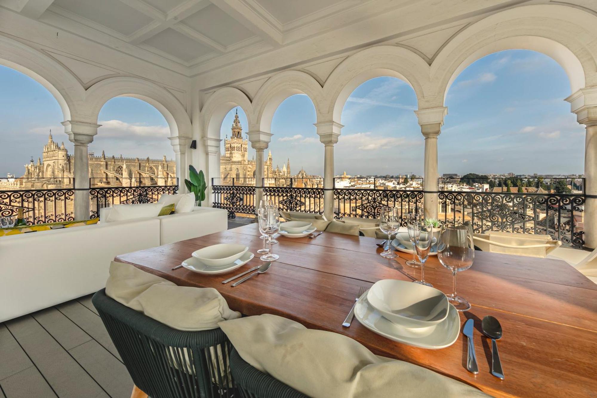 Isg Apartments The Most Exclusive Apartment In Sevillaparking Buitenkant foto