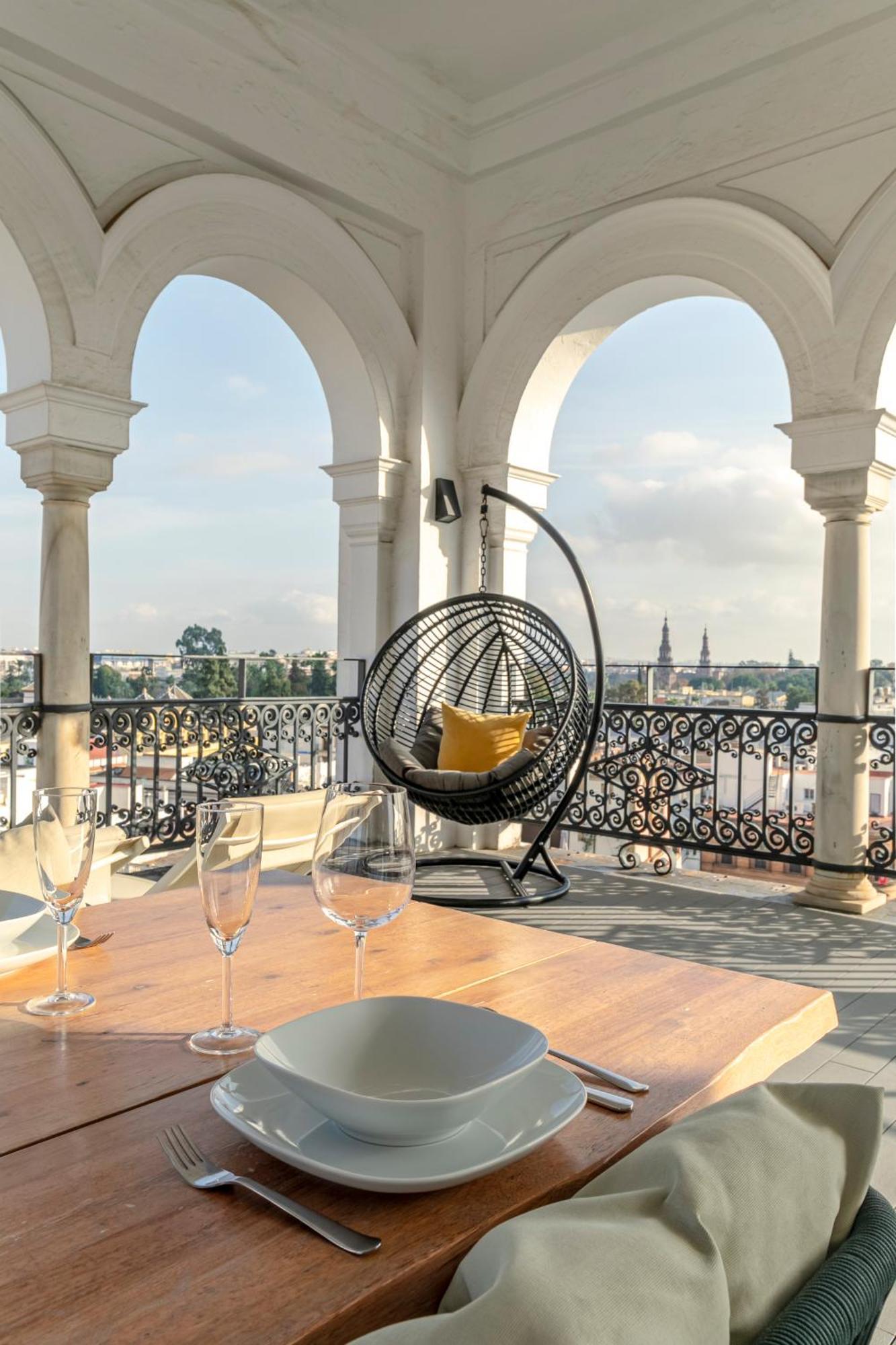 Isg Apartments The Most Exclusive Apartment In Sevillaparking Buitenkant foto