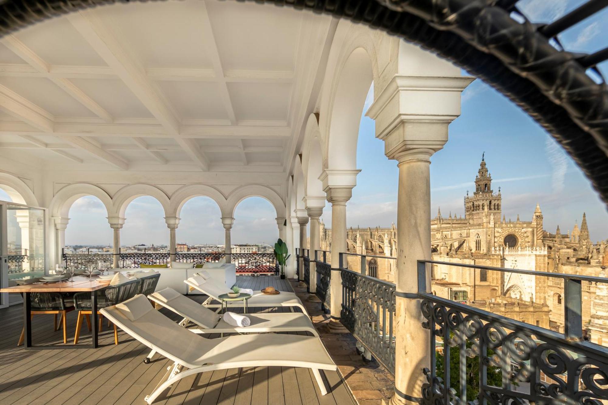 Isg Apartments The Most Exclusive Apartment In Sevillaparking Buitenkant foto