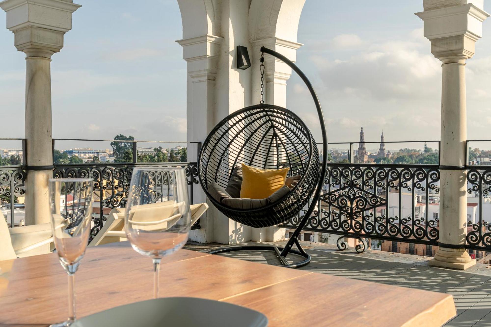 Isg Apartments The Most Exclusive Apartment In Sevillaparking Buitenkant foto