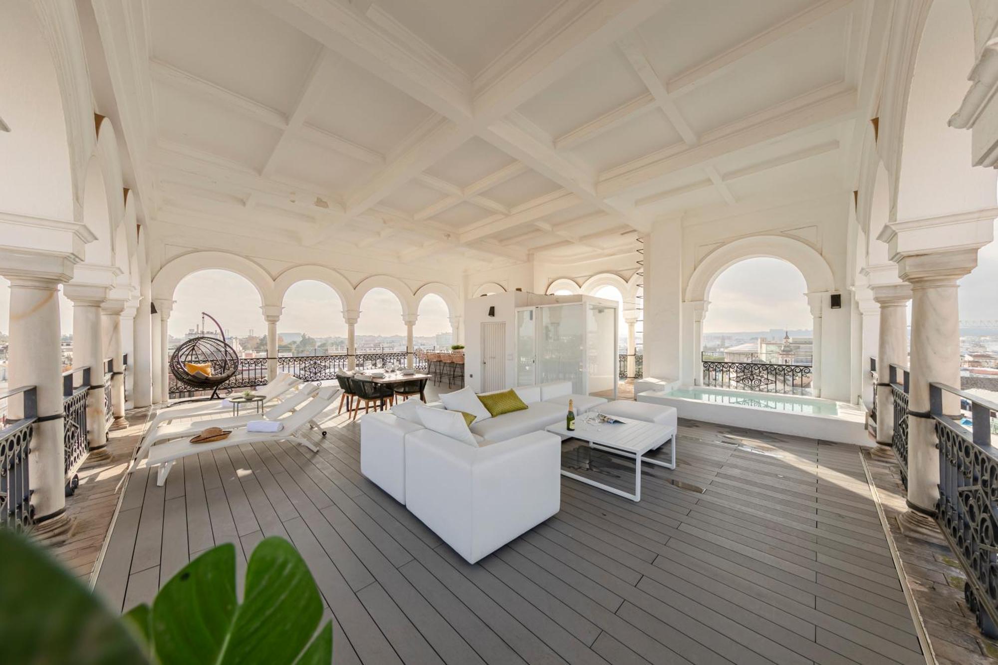 Isg Apartments The Most Exclusive Apartment In Sevillaparking Buitenkant foto