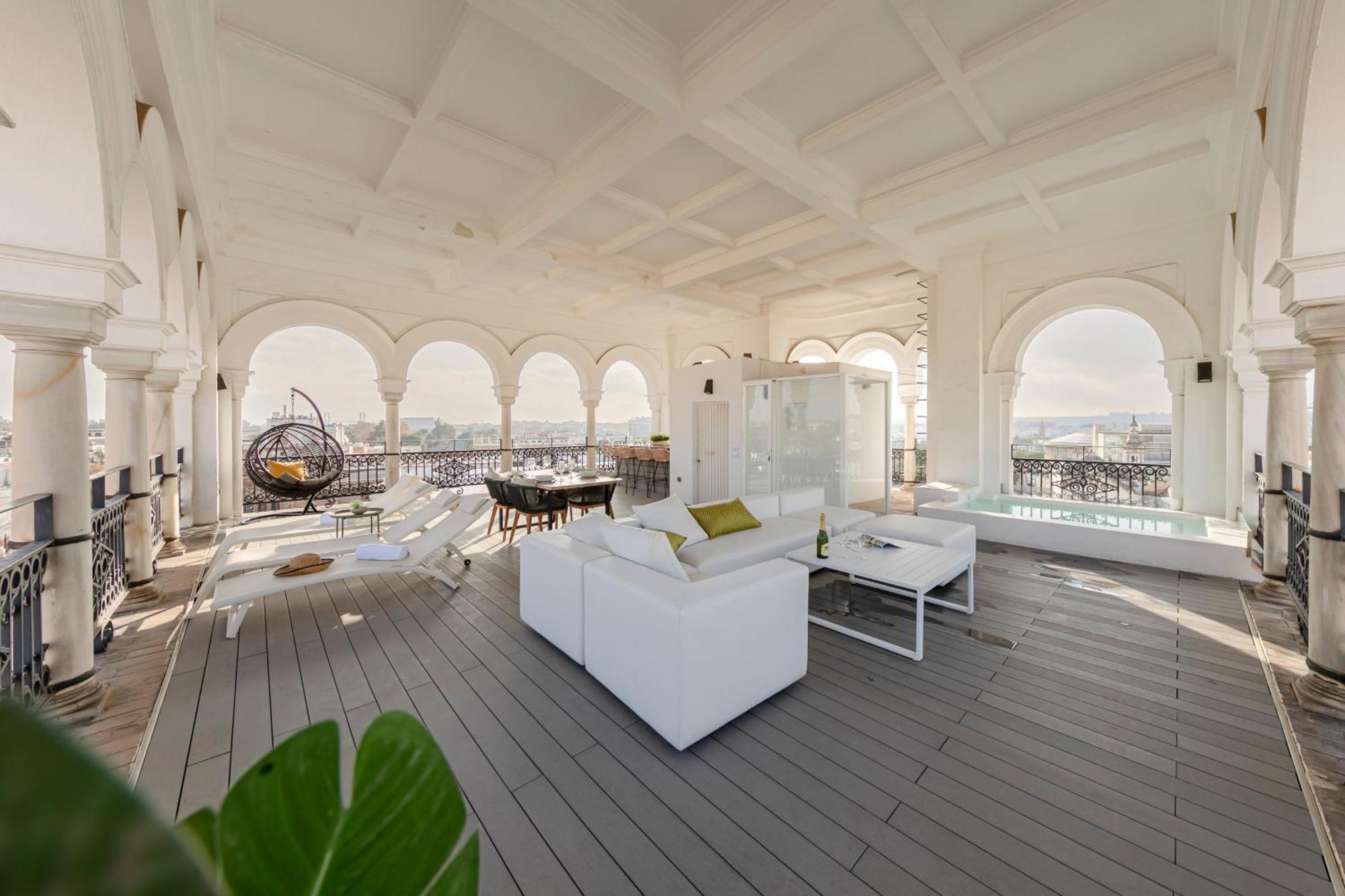 Isg Apartments The Most Exclusive Apartment In Sevillaparking Buitenkant foto
