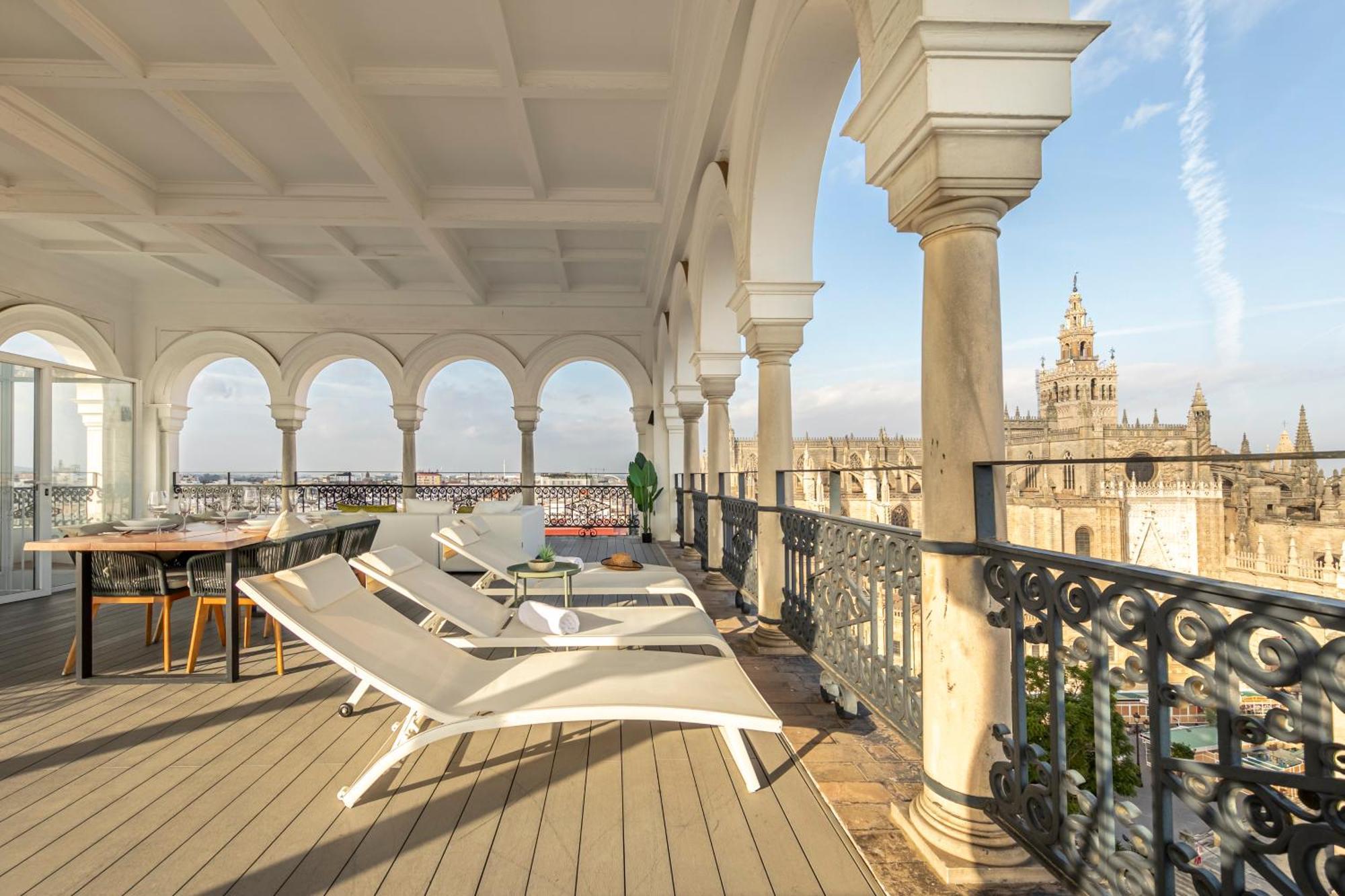 Isg Apartments The Most Exclusive Apartment In Sevillaparking Buitenkant foto