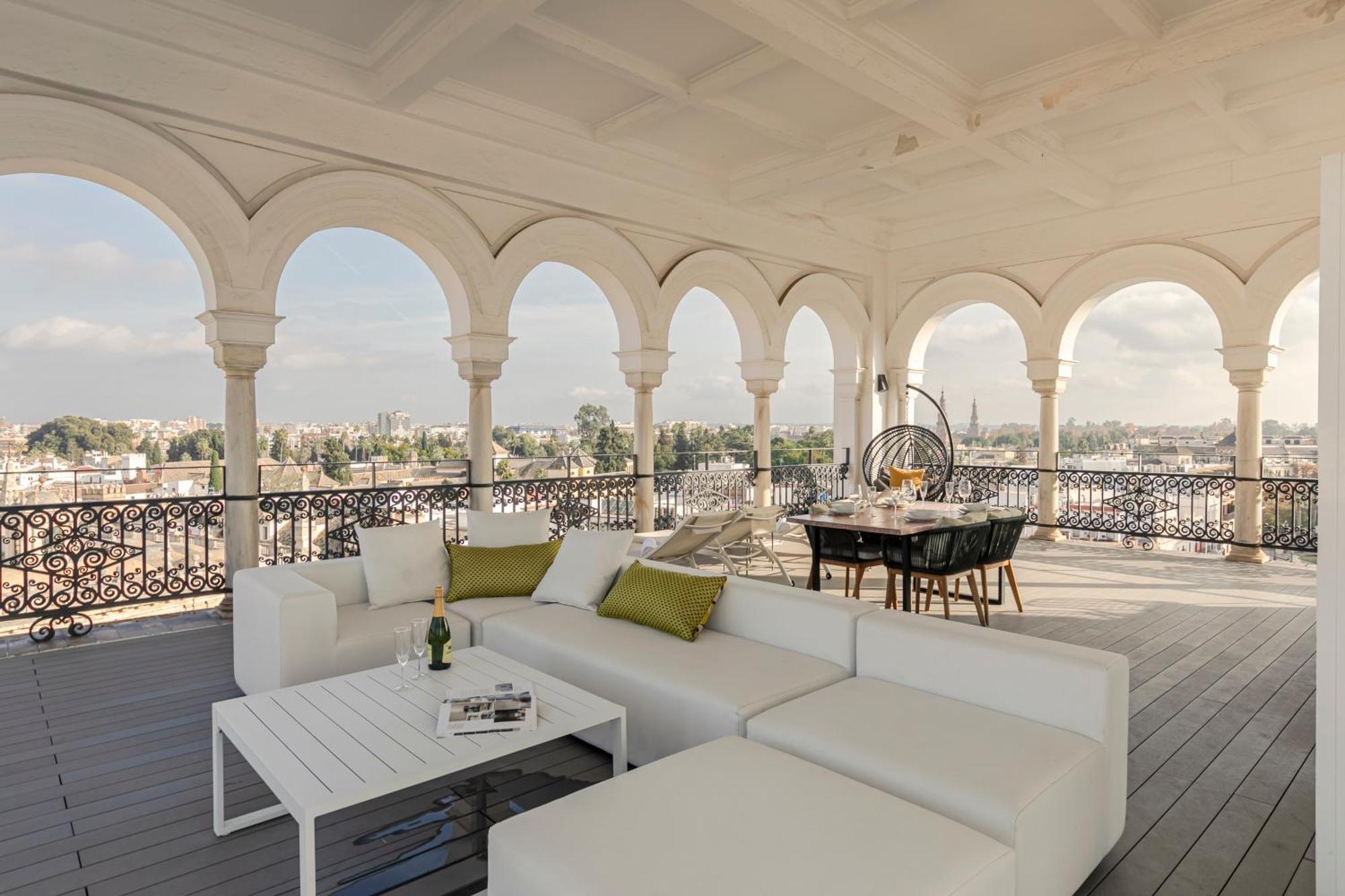 Isg Apartments The Most Exclusive Apartment In Sevillaparking Buitenkant foto