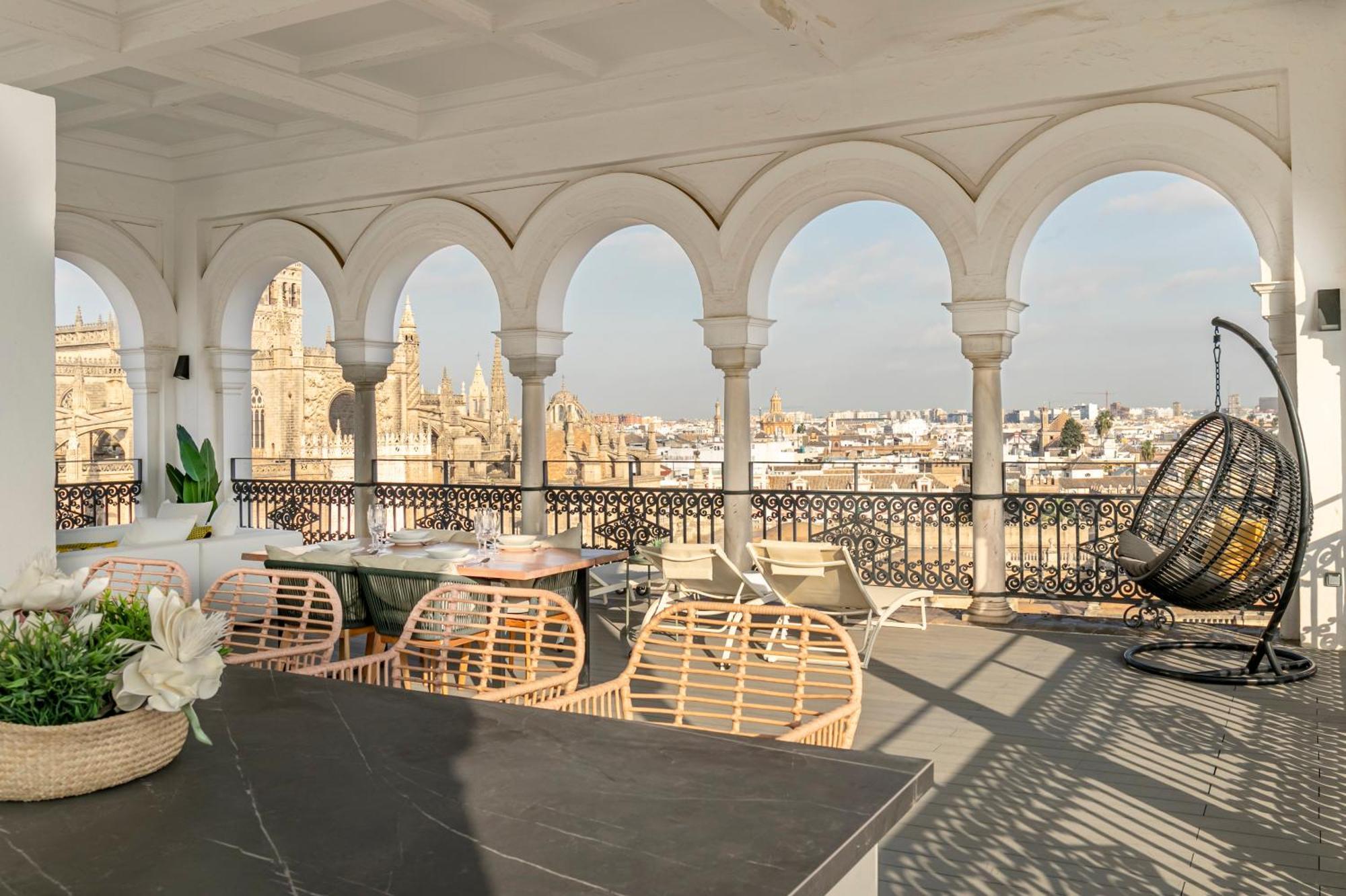 Isg Apartments The Most Exclusive Apartment In Sevillaparking Buitenkant foto